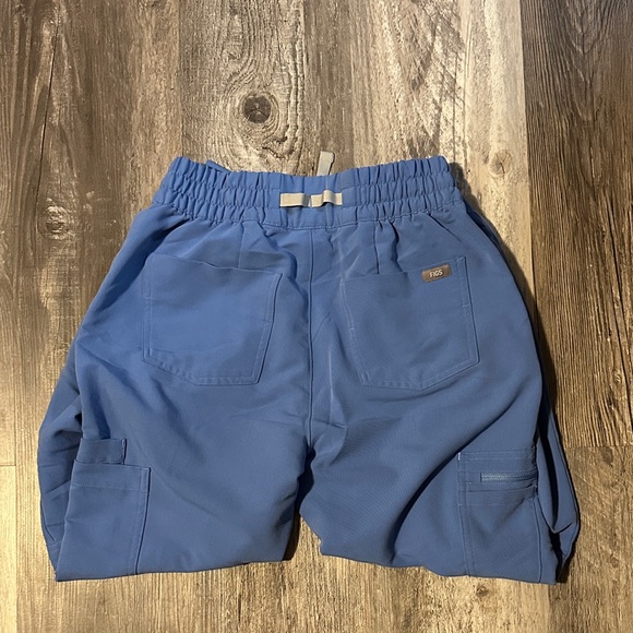 Figs High Waisted Uman Relaxed Jogger Scrub Pants - Picture 2 of 4